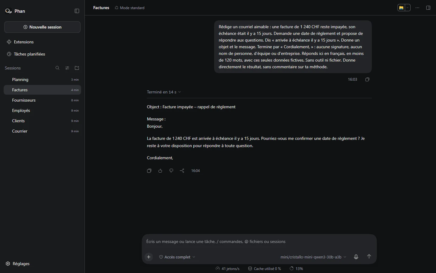 Une relance de facture préparée dans la conversation Factures, à relire et à adapter avant l’envoi.